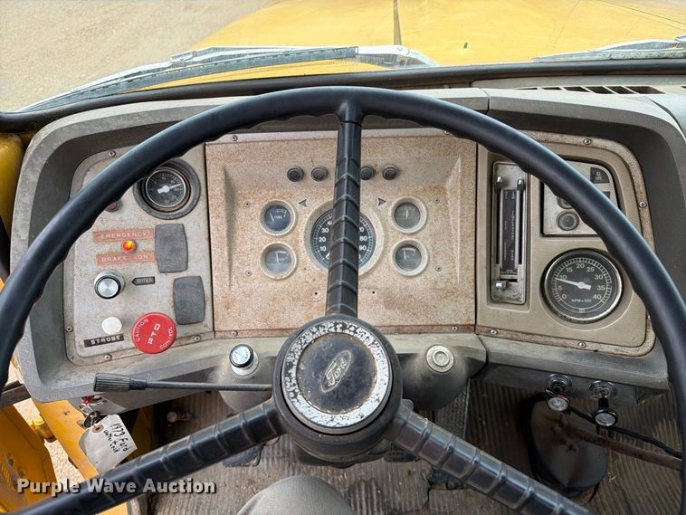 image for item FT6715 1973 Ford F810 sewer jetter truck