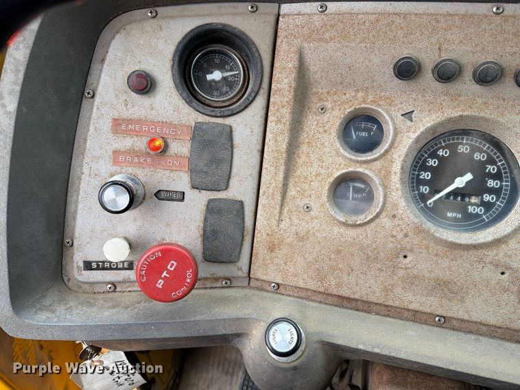image for item FT6715 1973 Ford F810 sewer jetter truck