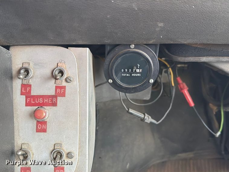 image for item FT6715 1973 Ford F810 sewer jetter truck