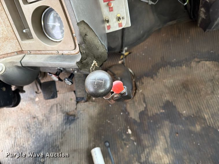 image for item FT6715 1973 Ford F810 sewer jetter truck