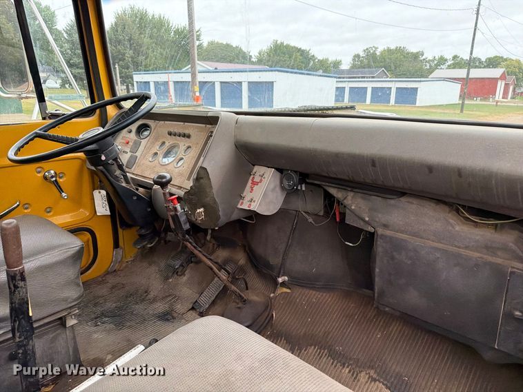 image for item FT6715 1973 Ford F810 sewer jetter truck