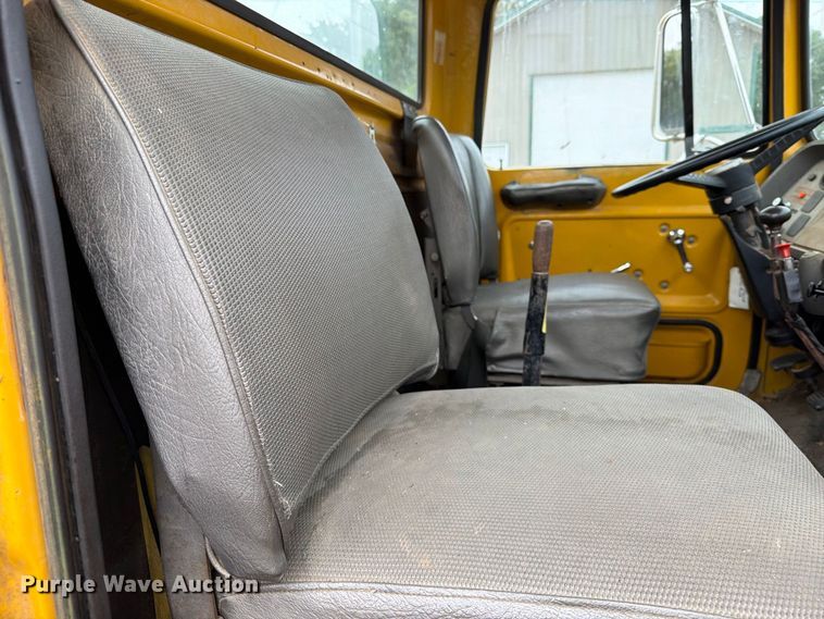 image for item FT6715 1973 Ford F810 sewer jetter truck