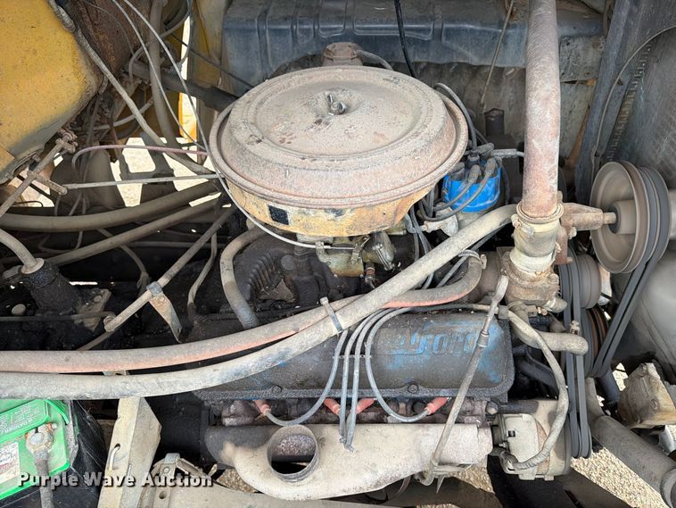 image for item FT6715 1973 Ford F810 sewer jetter truck