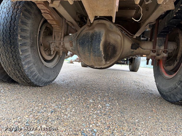 image for item FT6715 1973 Ford F810 sewer jetter truck