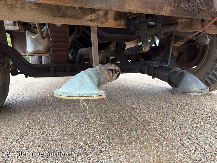 image for item FT6715 1973 Ford F810 sewer jetter truck