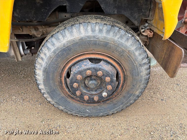 image for item FT6715 1973 Ford F810 sewer jetter truck