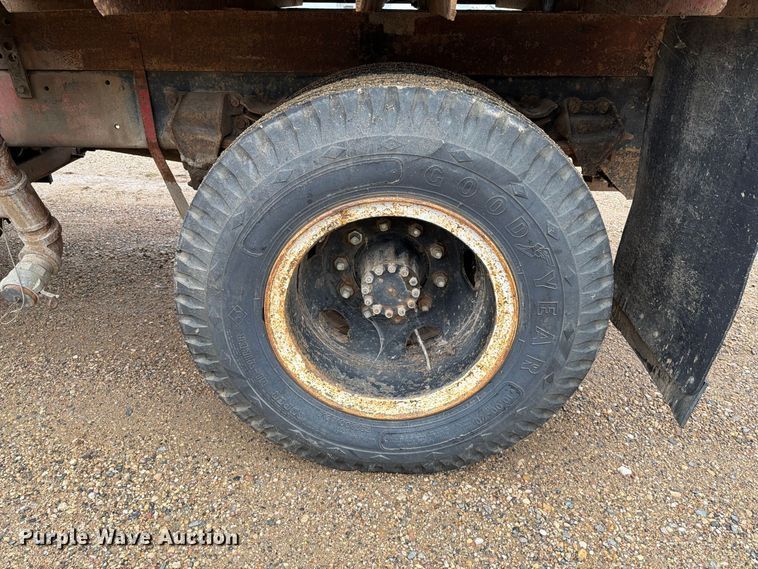 image for item FT6715 1973 Ford F810 sewer jetter truck