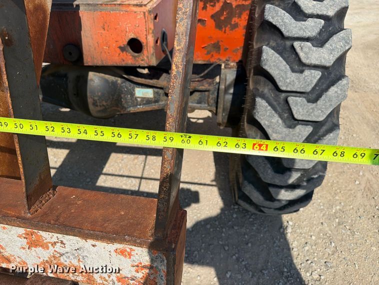 image for item FT8016 1994 Sky Track 8042 telehandler