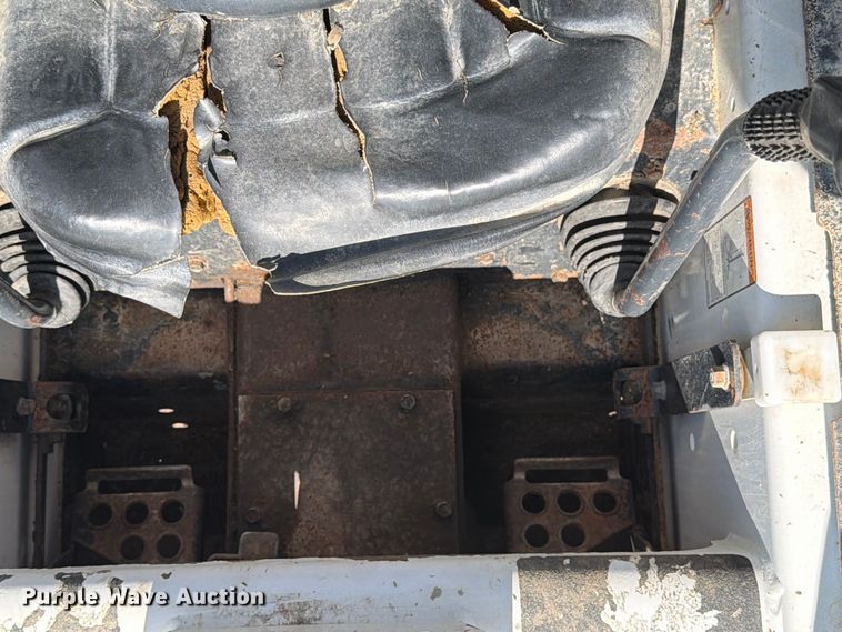 image for item FT8088 1999 Bobcat 751 skid steer loader