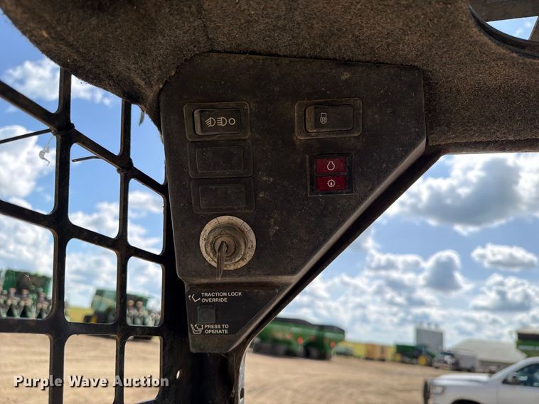 image for item FT8088 1999 Bobcat 751 skid steer loader
