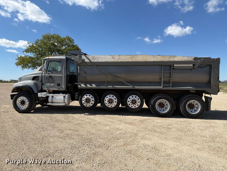 image for item FT8089 2005 Mack CV713 dump truck