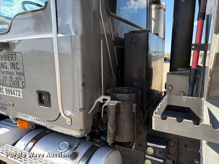 image for item FT8089 2005 Mack CV713 dump truck