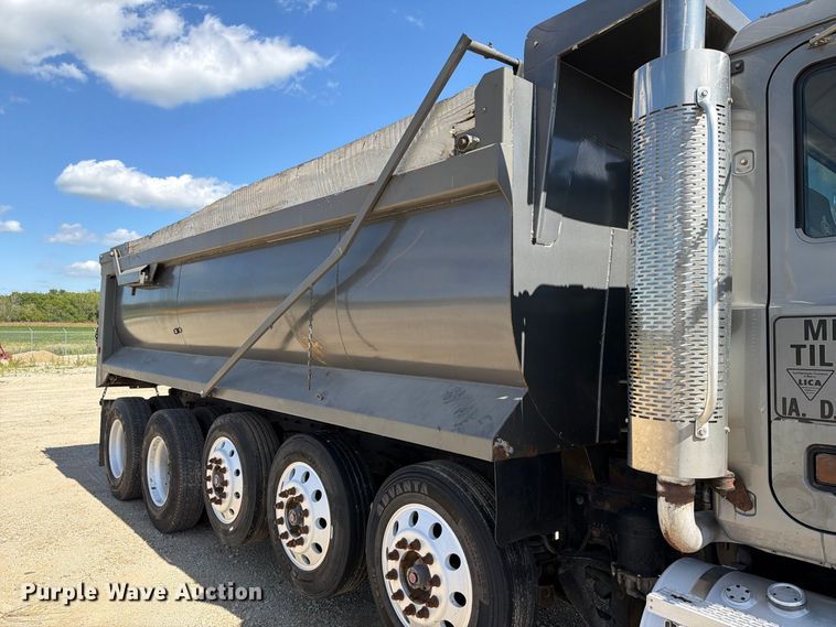 image for item FT8089 2005 Mack CV713 dump truck