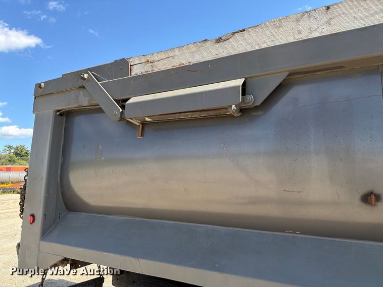 image for item FT8089 2005 Mack CV713 dump truck