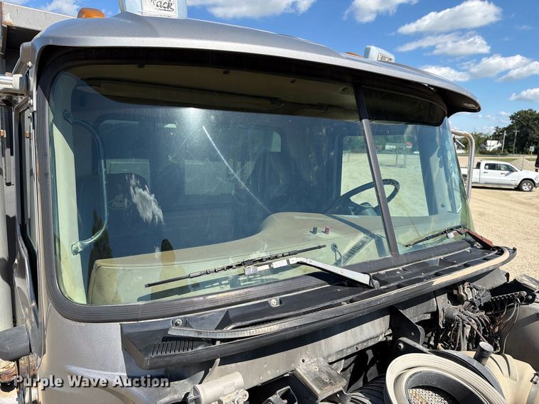 image for item FT8089 2005 Mack CV713 dump truck
