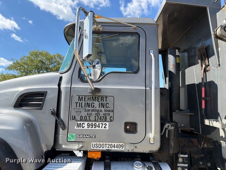 image for item FT8089 2005 Mack CV713 dump truck