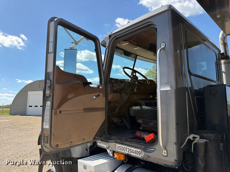 image for item FT8089 2005 Mack CV713 dump truck