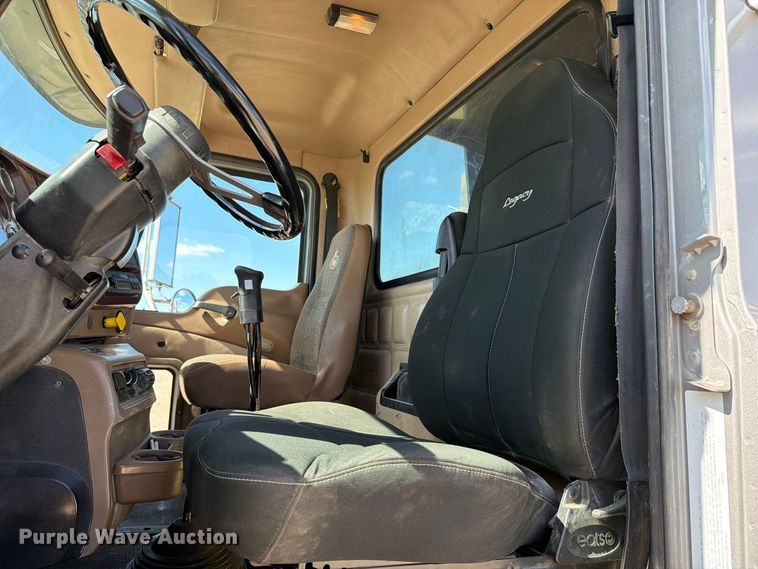 image for item FT8089 2005 Mack CV713 dump truck