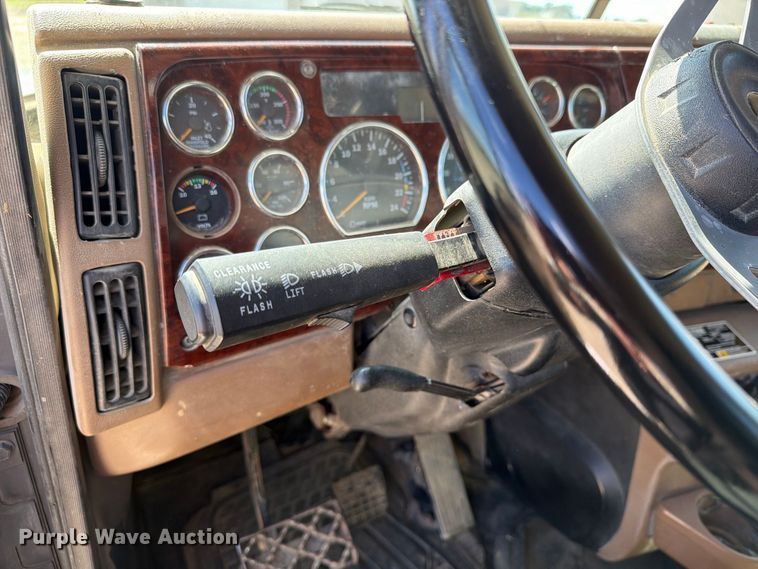 image for item FT8089 2005 Mack CV713 dump truck