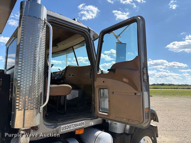 image for item FT8089 2005 Mack CV713 dump truck