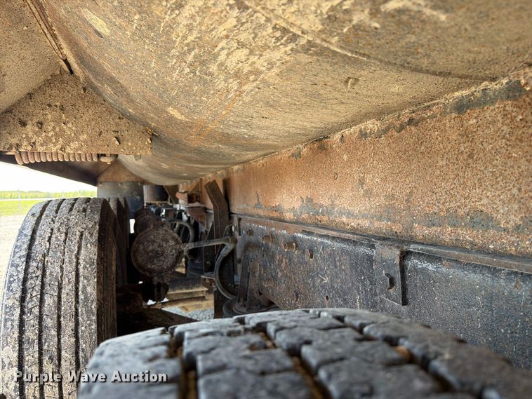 image for item FT8089 2005 Mack CV713 dump truck