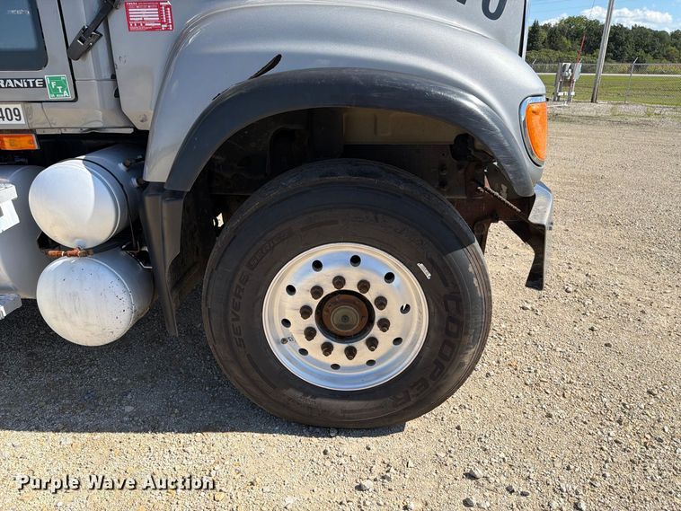 image for item FT8089 2005 Mack CV713 dump truck