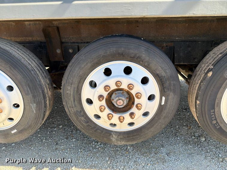 image for item FT8089 2005 Mack CV713 dump truck
