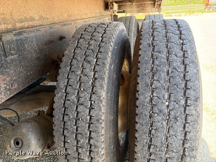 image for item FT8089 2005 Mack CV713 dump truck