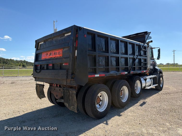 image for item FT8090 2001 Mack CX613 dump truck