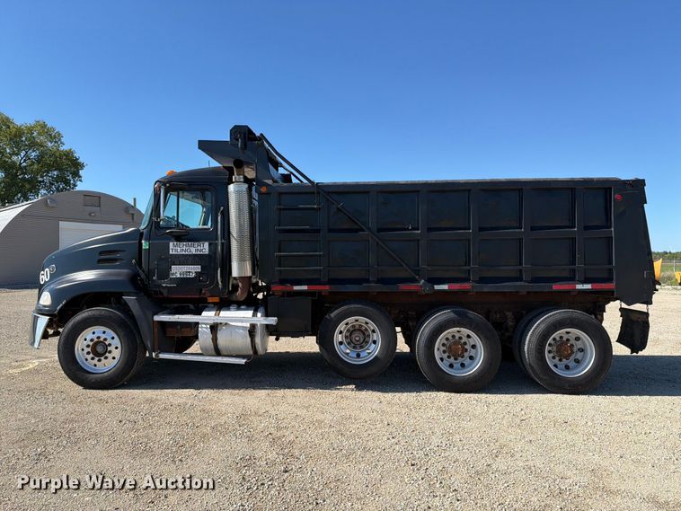 image for item FT8090 2001 Mack CX613 dump truck