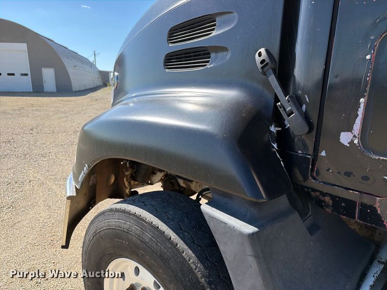 image for item FT8090 2001 Mack CX613 dump truck