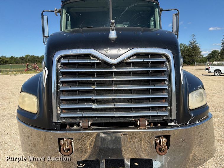 image for item FT8090 2001 Mack CX613 dump truck