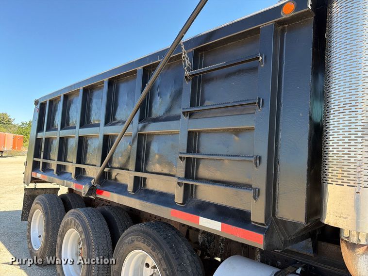 image for item FT8090 2001 Mack CX613 dump truck