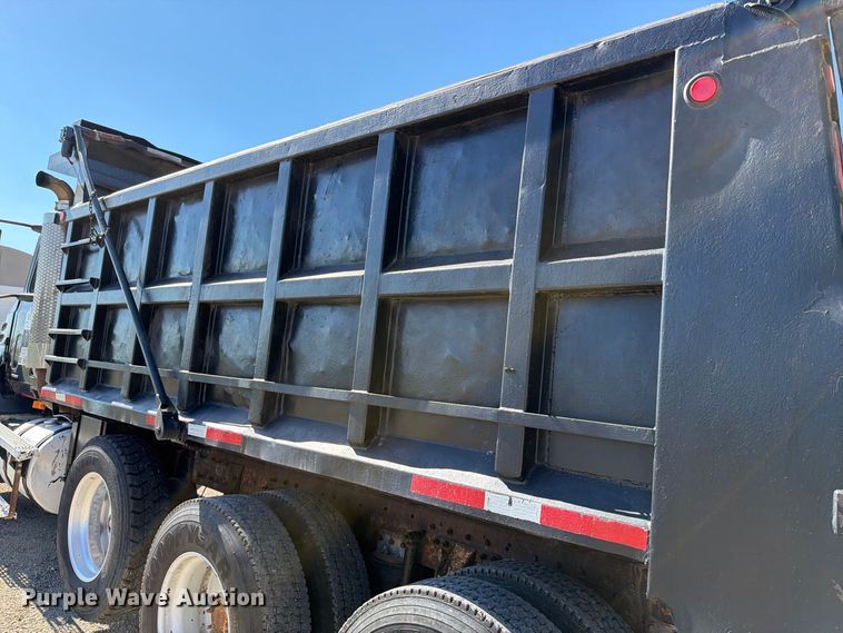 image for item FT8090 2001 Mack CX613 dump truck