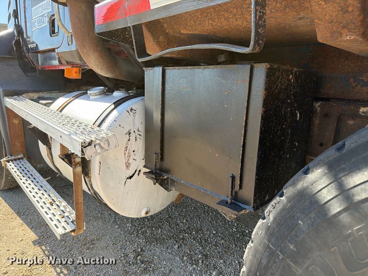 image for item FT8090 2001 Mack CX613 dump truck