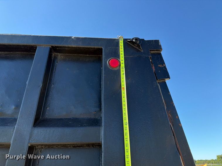 image for item FT8090 2001 Mack CX613 dump truck
