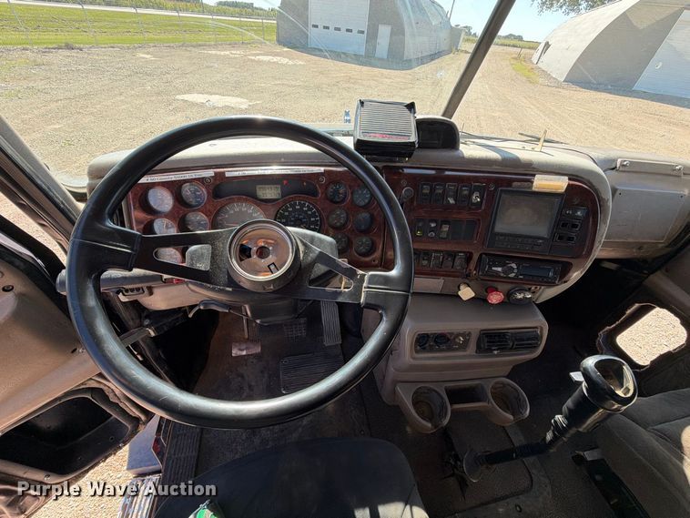 image for item FT8090 2001 Mack CX613 dump truck