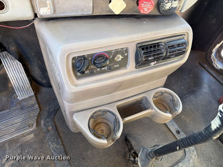 image for item FT8090 2001 Mack CX613 dump truck