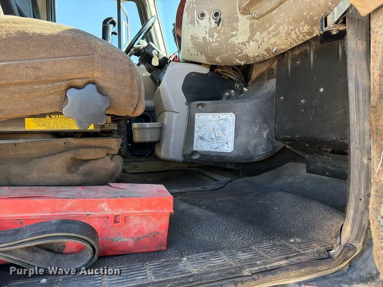 image for item FT8090 2001 Mack CX613 dump truck