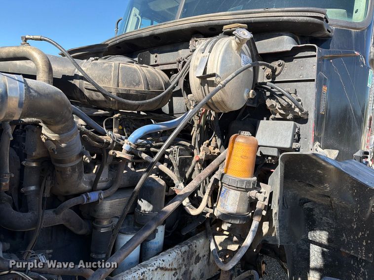 image for item FT8090 2001 Mack CX613 dump truck