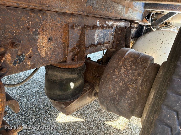 image for item FT8090 2001 Mack CX613 dump truck
