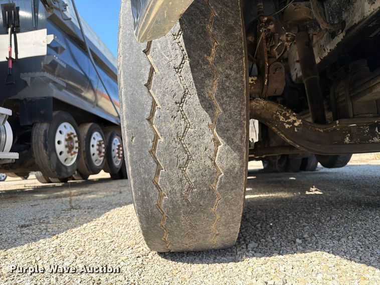 image for item FT8090 2001 Mack CX613 dump truck