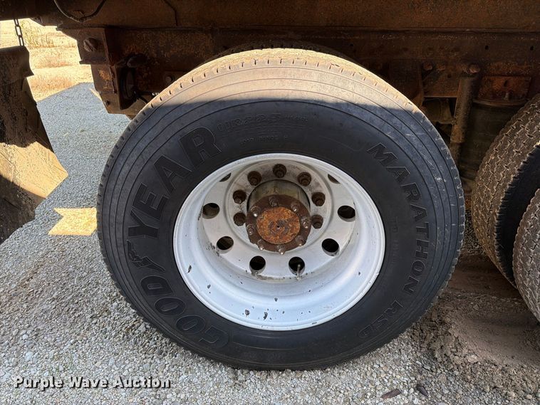 image for item FT8090 2001 Mack CX613 dump truck