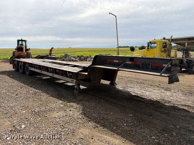 image for item FT8102 1977 Fontaine drop deck equipment trailer
