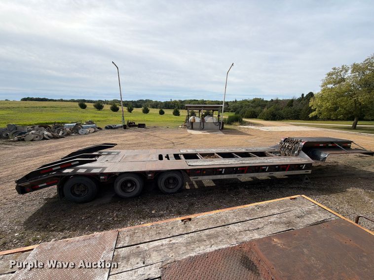 image for item FT8102 1977 Fontaine drop deck equipment trailer