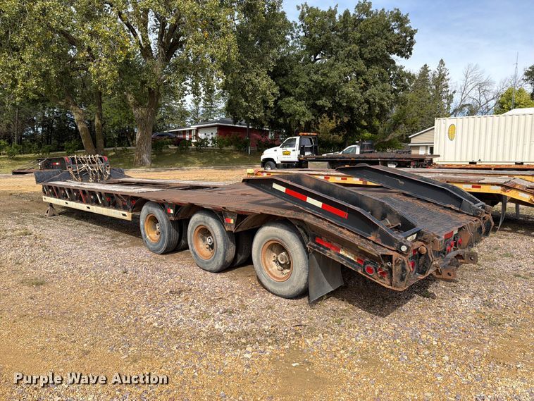 image for item FT8102 1977 Fontaine drop deck equipment trailer
