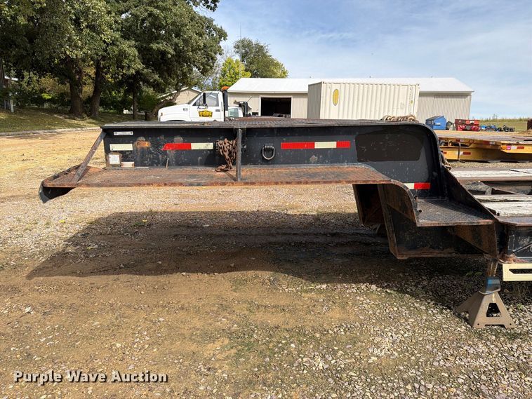 image for item FT8102 1977 Fontaine drop deck equipment trailer
