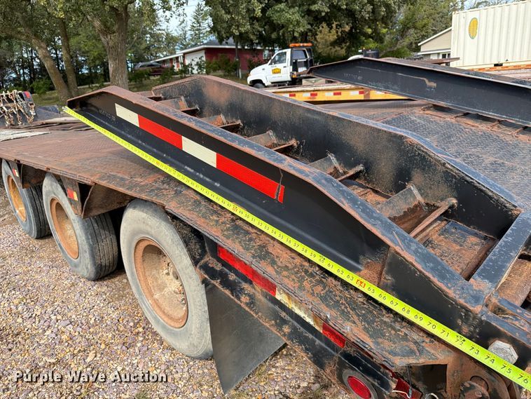 image for item FT8102 1977 Fontaine drop deck equipment trailer
