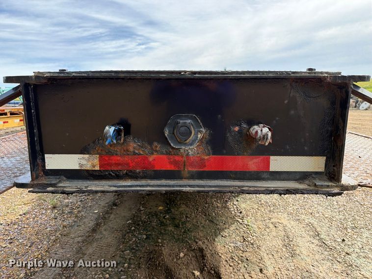 image for item FT8102 1977 Fontaine drop deck equipment trailer