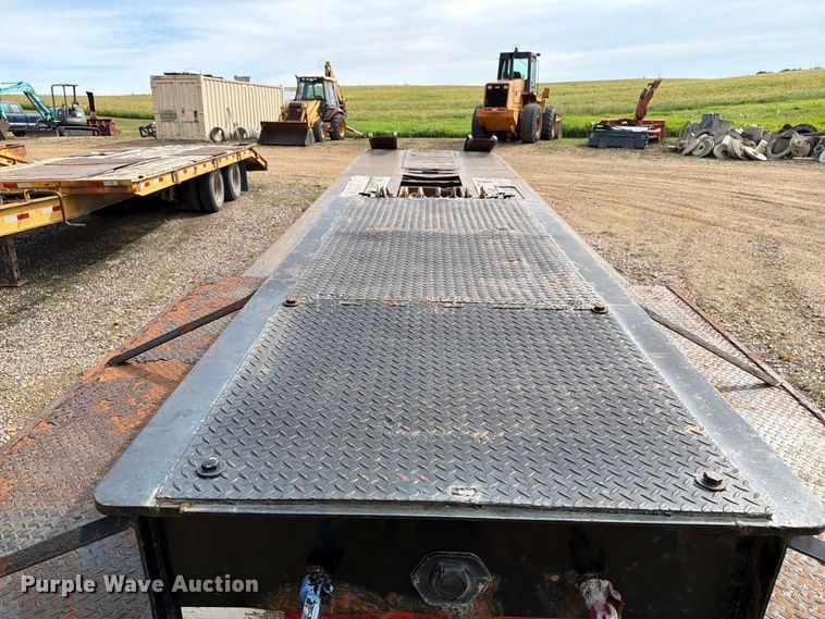 image for item FT8102 1977 Fontaine drop deck equipment trailer